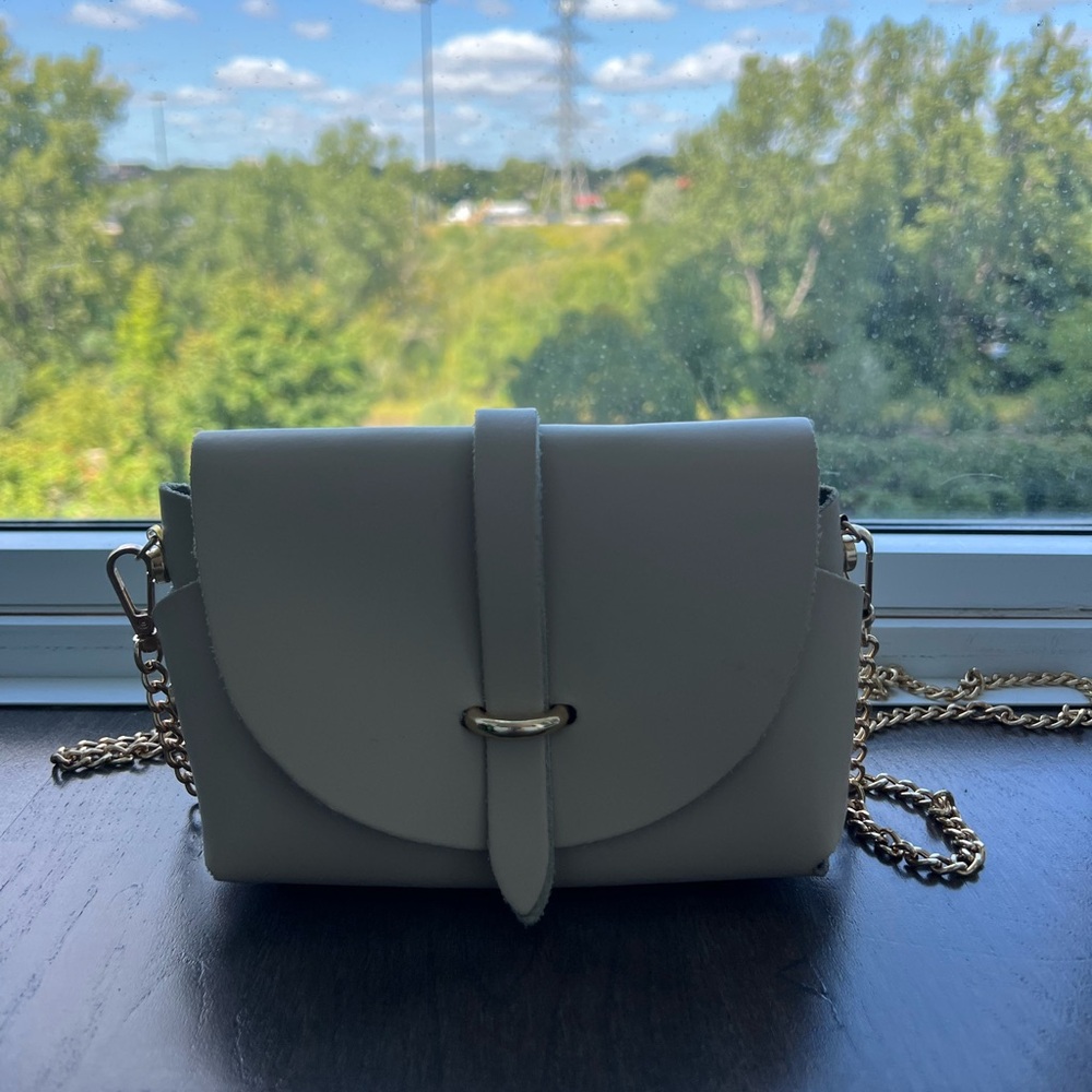 Elegant Cream Chain Strap Bag